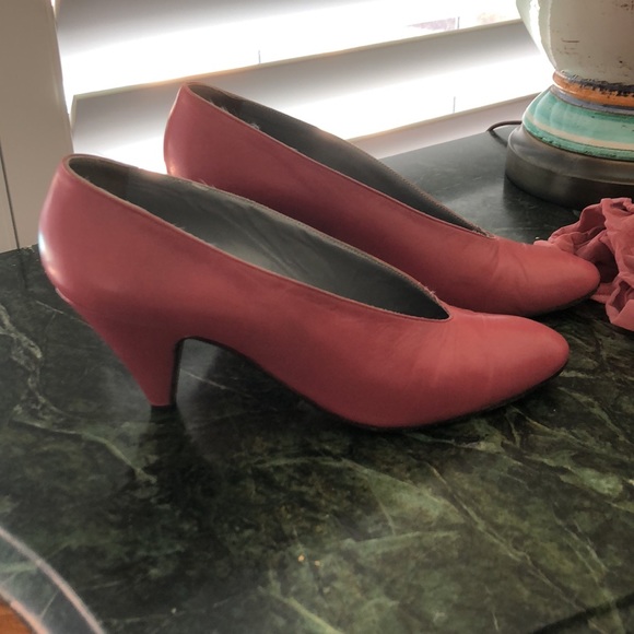 Shoe Biz a beautiful shoe good condition a lot of style. - Picture 2 of 5
